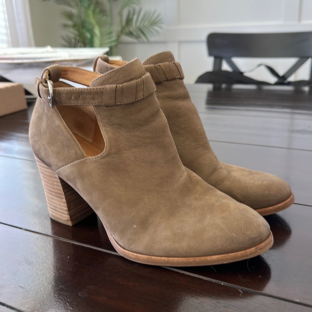 Via Spiga Suede Booty - Size 7.5 women’s